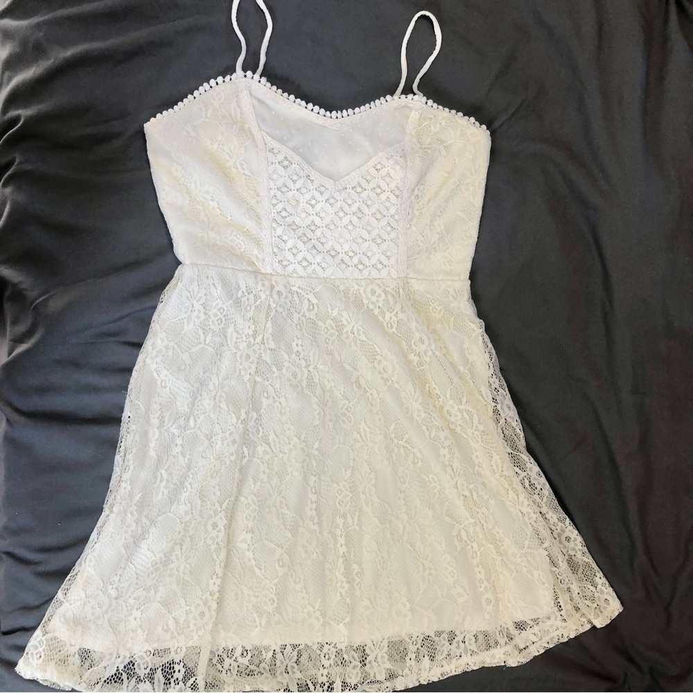 Xhilaration White Lace Sweetheart Medium Dress